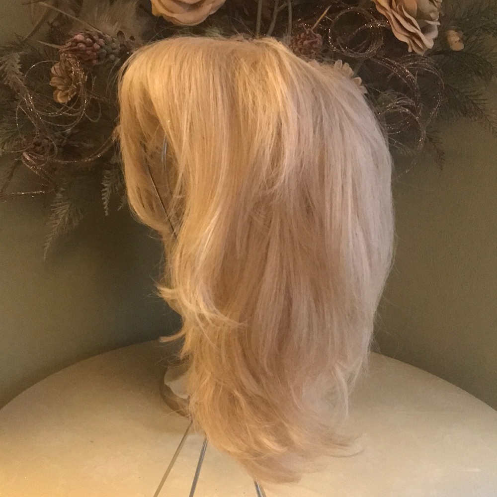 Blonde wig heat resistant synthetic